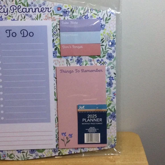 Weekly Planner with To Do List - Picture 3 of 6